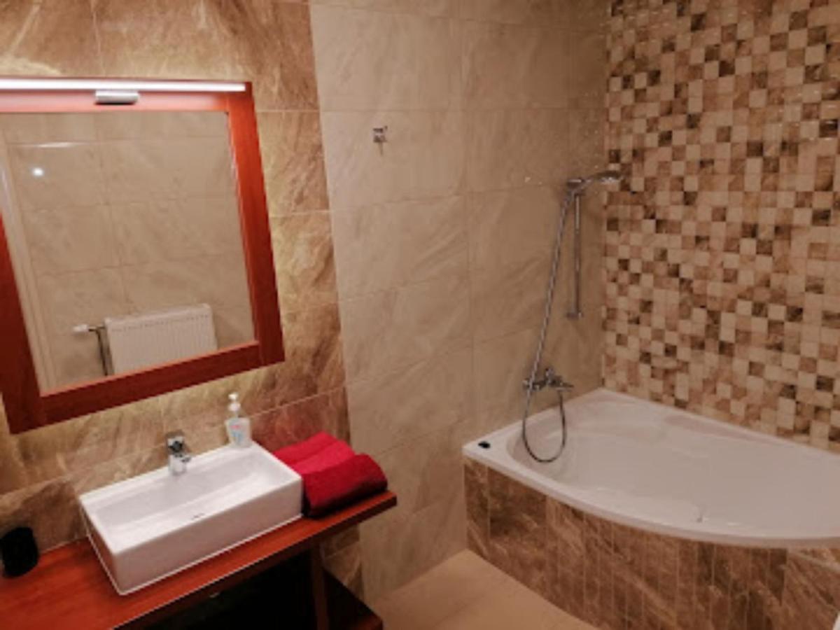 Hotel Szieszta Tölgyes Nyíregyháza Kültér fotó